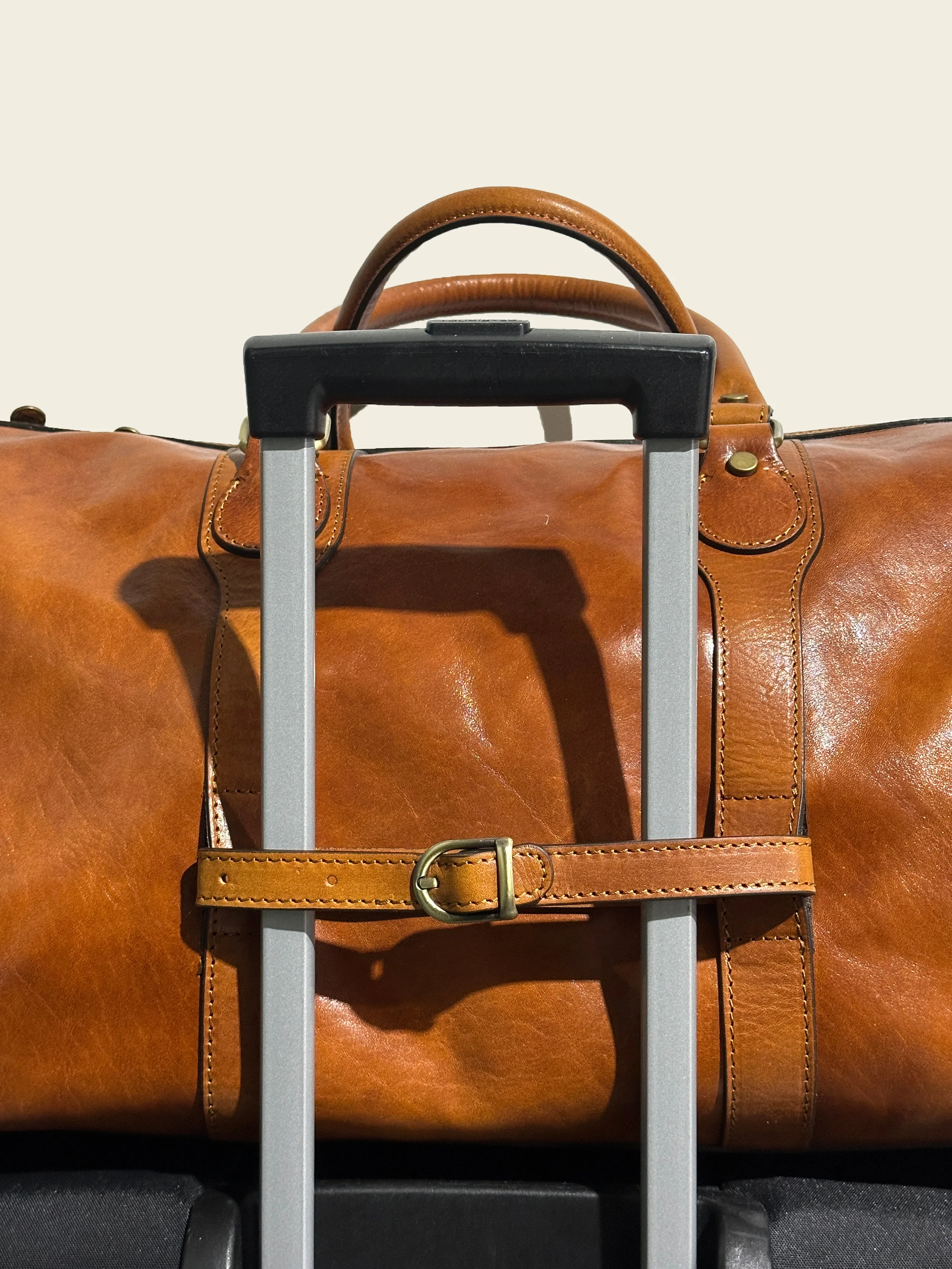 Beltrami Honey - Leather Weekender Bag - Image 4